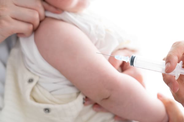 【画像】予防接種する赤ちゃん